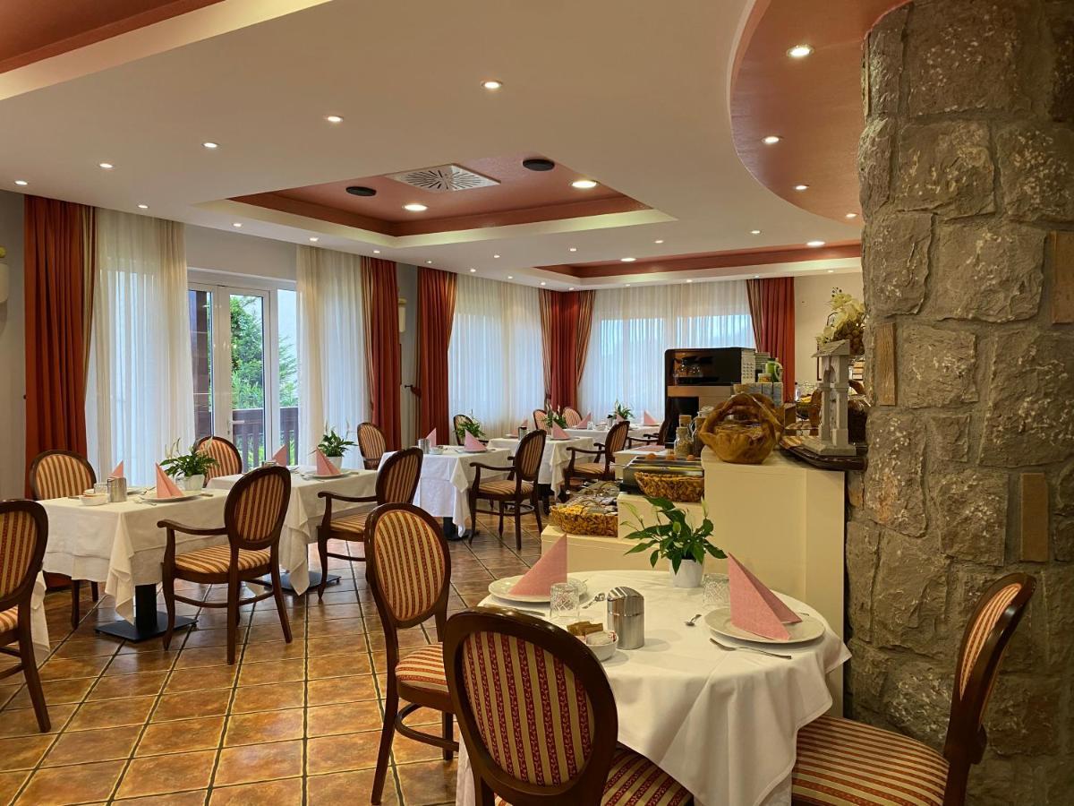 Hotel Grahor Sežana Buitenkant foto